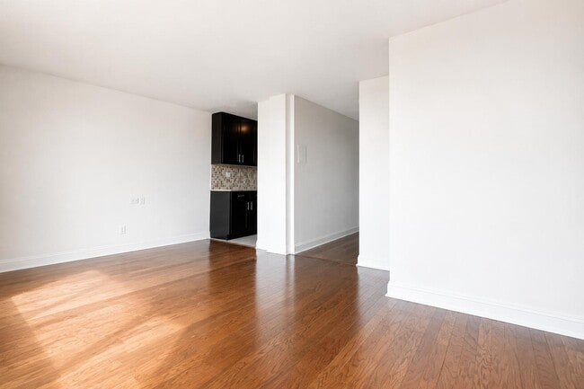 Photo - 3333 Broadway Unidad D14B