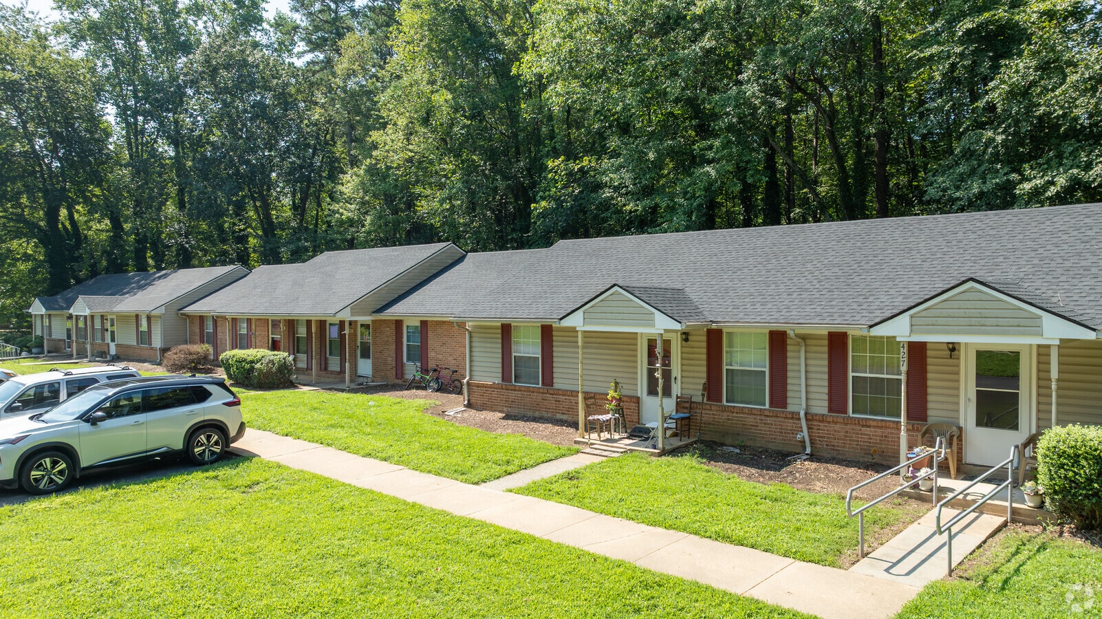 Photo - Hillside Apartments