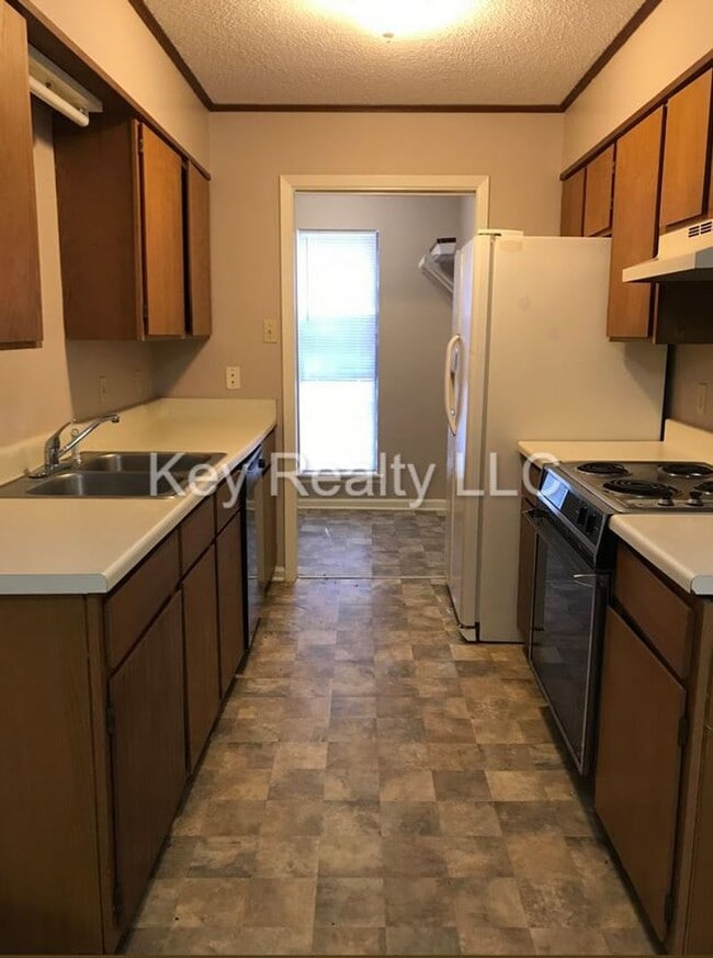 Photo - 602 - A Gary K - Pineville