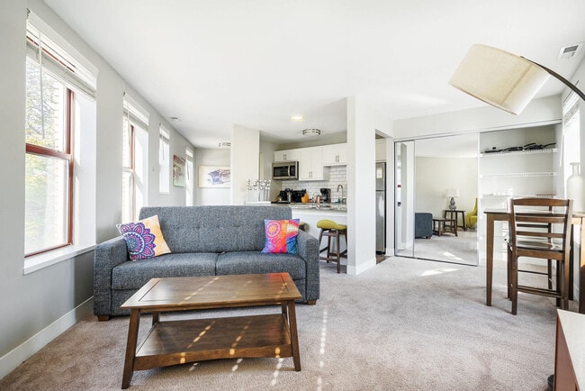 Photo - 615 N East St Unit ID1364133P