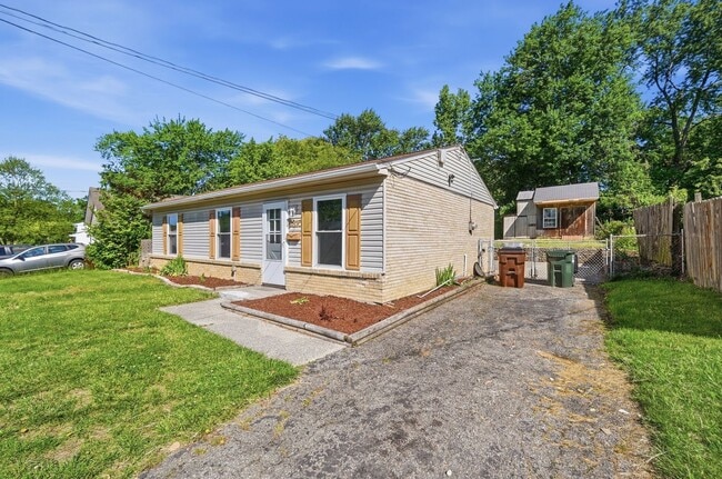 Photo - Newly Renovated Three Bed available to rent with move-in special!