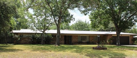 Building Photo - 208 Glentower Dr Rental