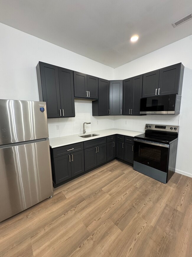 Photo - 839 S Jackson St Unit 2