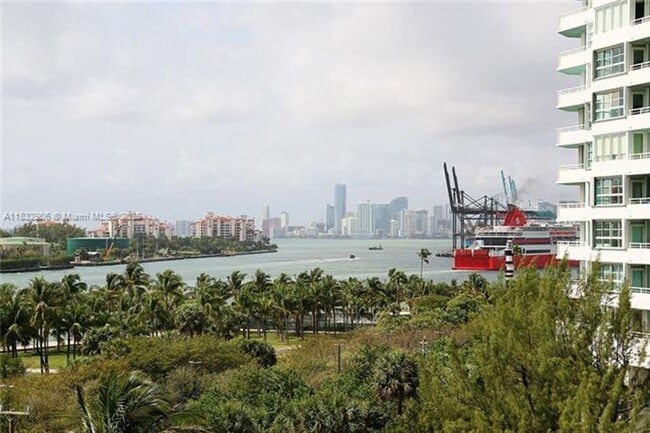 Photo - 100 South Pointe Dr Unidad 100 S Pointe Dr  601