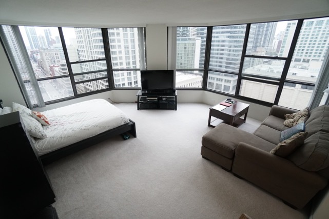 Spacious living space with views - 405 N WABASH Ave Condo Unit 1103