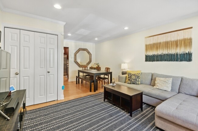 Photo - 1607 W Sunnyside Ave