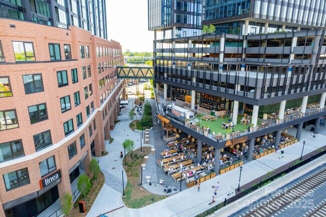 Photo - 2161 Hawkins St Unit 1V-P