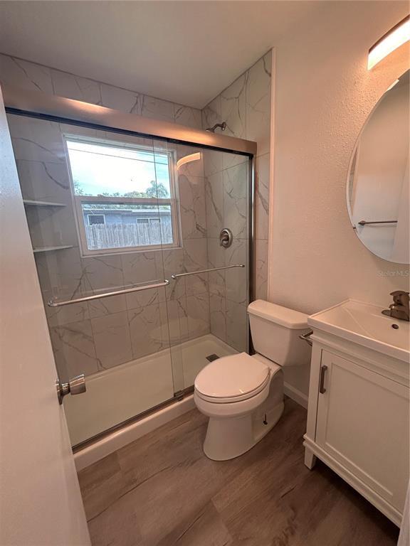 Photo - 2825 Louise St