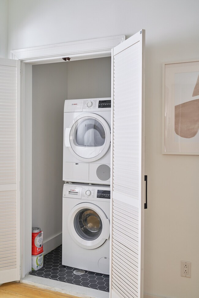 Common Robinson Apartments For Rent in New York, NY