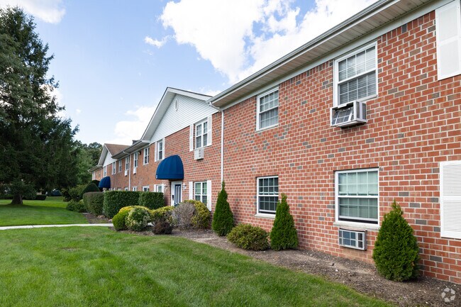 Photo - 460 Old Town Rd