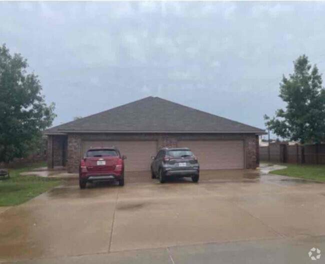 Building Photo - 332 N Bronco Way Unit 332 Rental