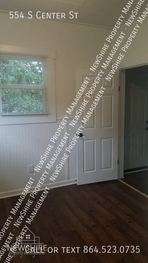 Photo - 554 S Center St