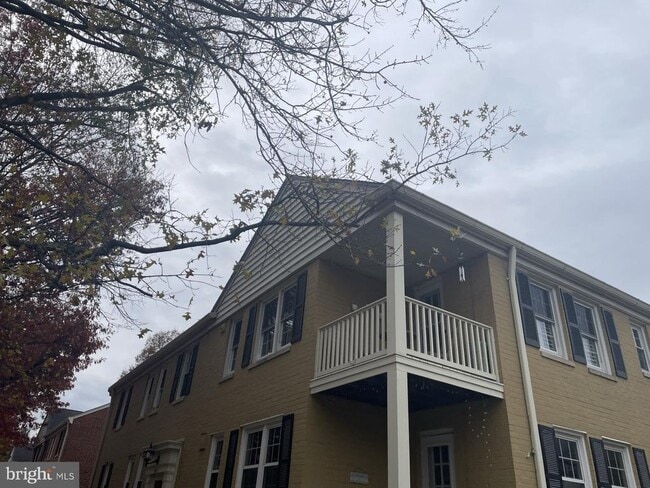 Building Photo - 6610 Potomac Ave Unit B2