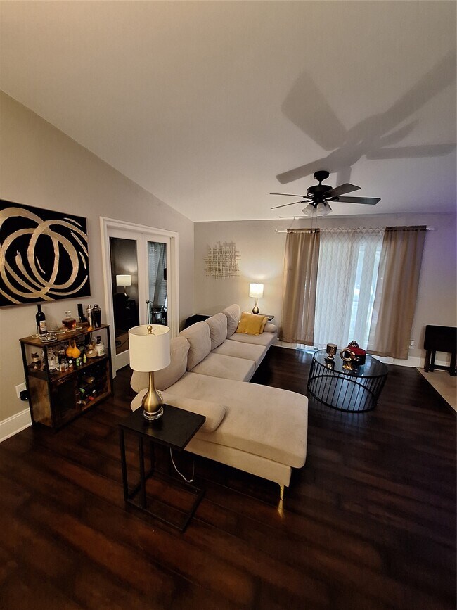 Photo - 2425 Augusta Dr Unit 4