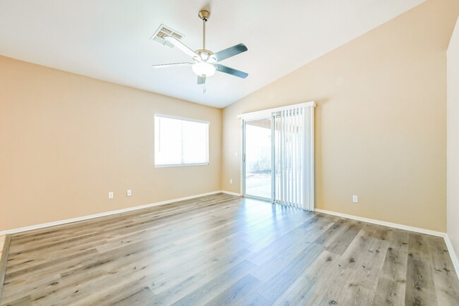 Photo - 803 S Chatsworth