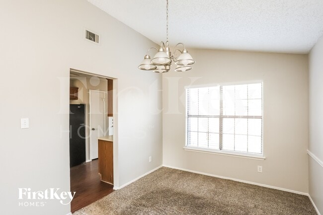 4368 Saugus Dr