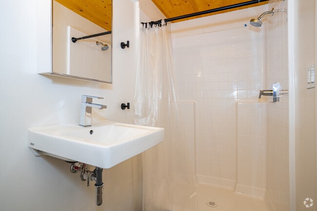 Studio 358SF - Kind West