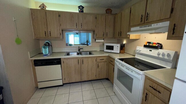 Photo - 7911 Southgate Blvd