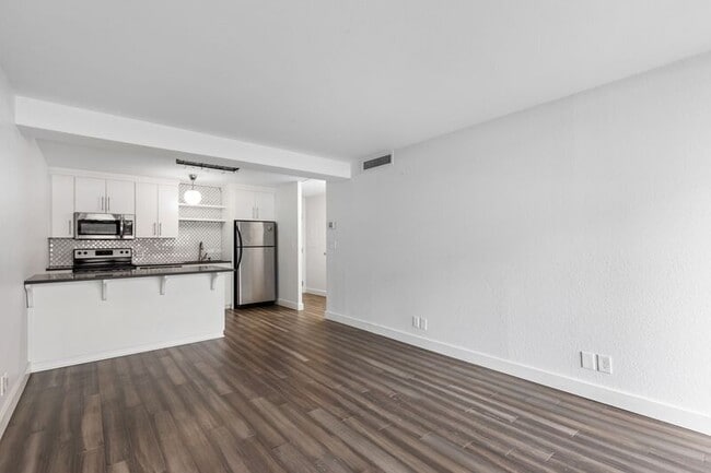 Photo - 111 SW Harrison St Unit #3E
