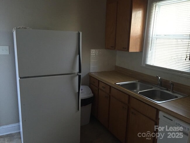 Photo - 381 Euclid Ave