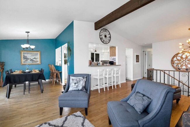 Photo - 9813 62nd Ave S Unidad ID1310552P