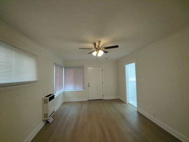 Photo - 4215-4217 S Budlong Ave Unidad 4215