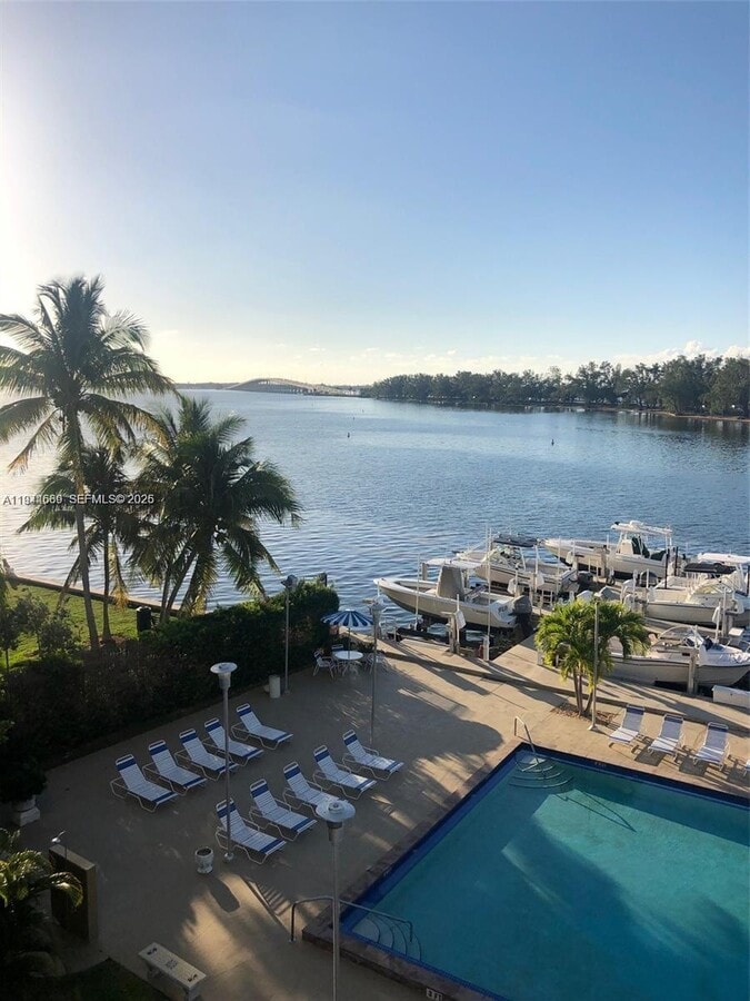 Photo - 150 SE 25th Rd Unidad 10K