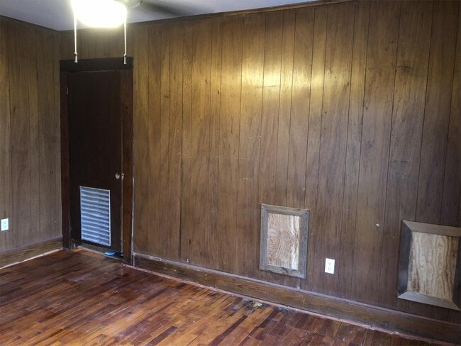 Photo - 3725 Edison Ave