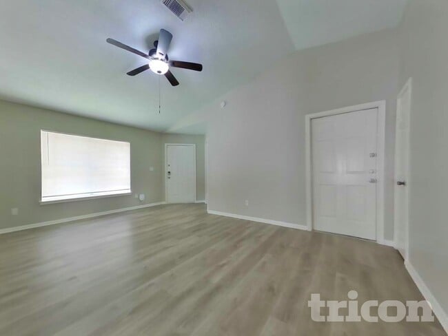 Photo - 3115 Kelling St