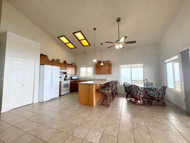 Photo - 3 Bedroom 2 Bathroom with 2 Car Garage