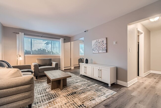 Photo - The Avenue 401