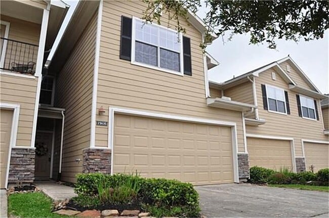 Building Photo - 15835 Misty Loch Ln Rental