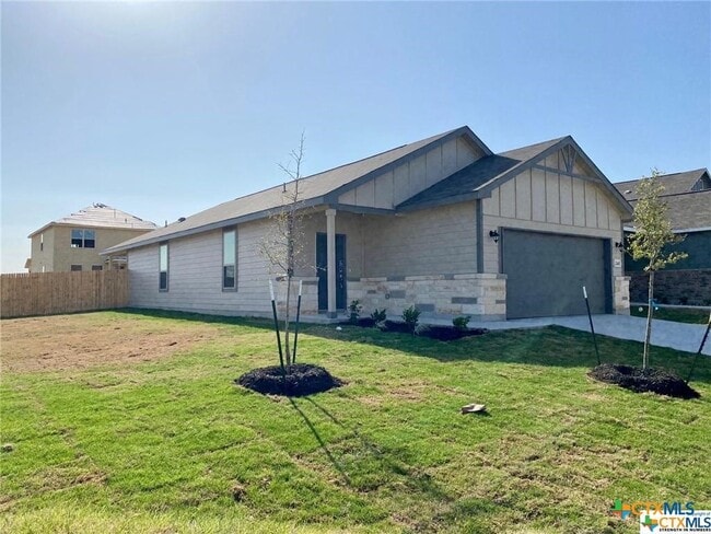 Building Photo - 2445 Ayers Dr