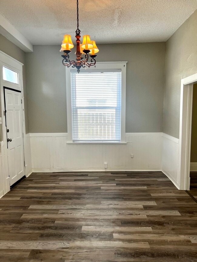 Photo - 211 Broadway Ave Unit 211