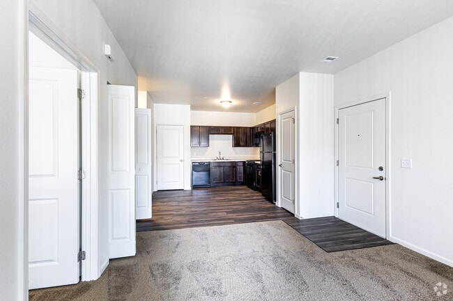 1BR, 1BA - 670SF
