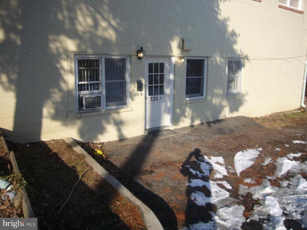 Photo - 335 Marshall St Unit A