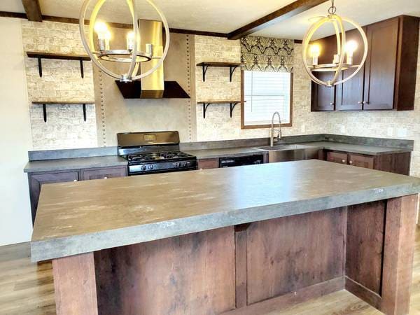 Photo - 338 Saddle Dr