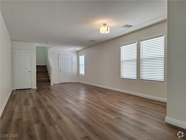 Building Photo - 11236 Tuscolana St Rental