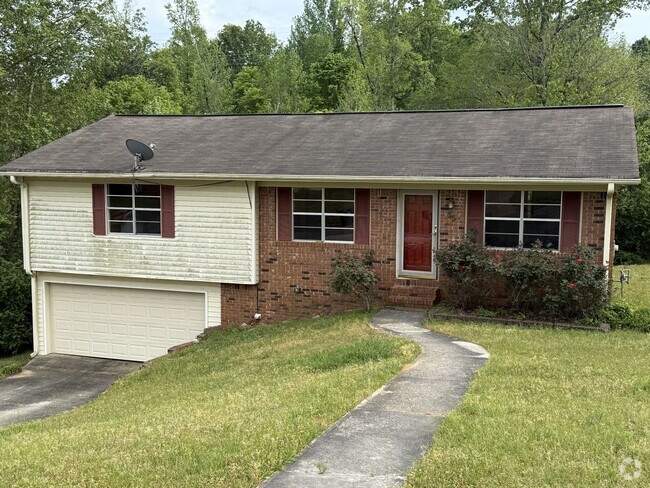 Building Photo - Nice 3 Bed 2 Bath Available Now! Rental