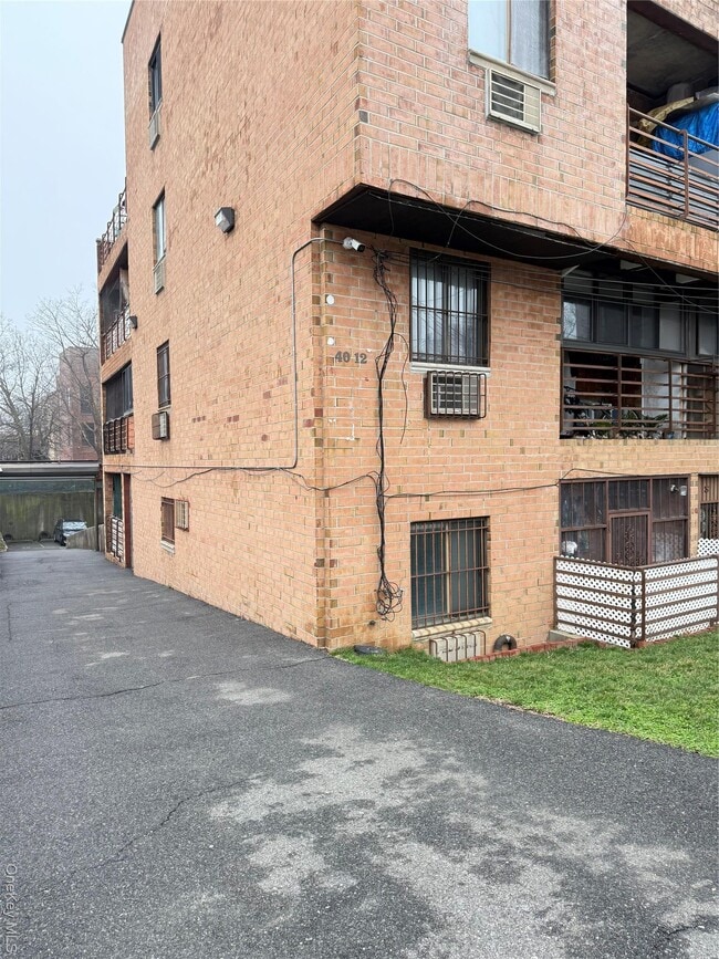 Photo - 40-12 149th St