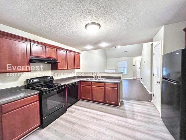 Photo - 3039 Broadleaf Trail Rd