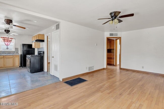 Photo - 5608 Pollard St