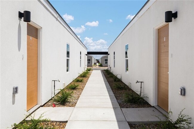 Photo - 2700 Mockingbird Rd Unit 4