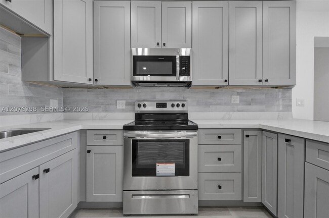 Photo - 5290 SW 4th St