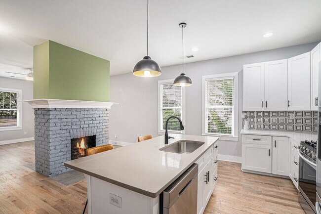 Photo - 3 Bedrooms 2 Bathrooms | Landscaping Included