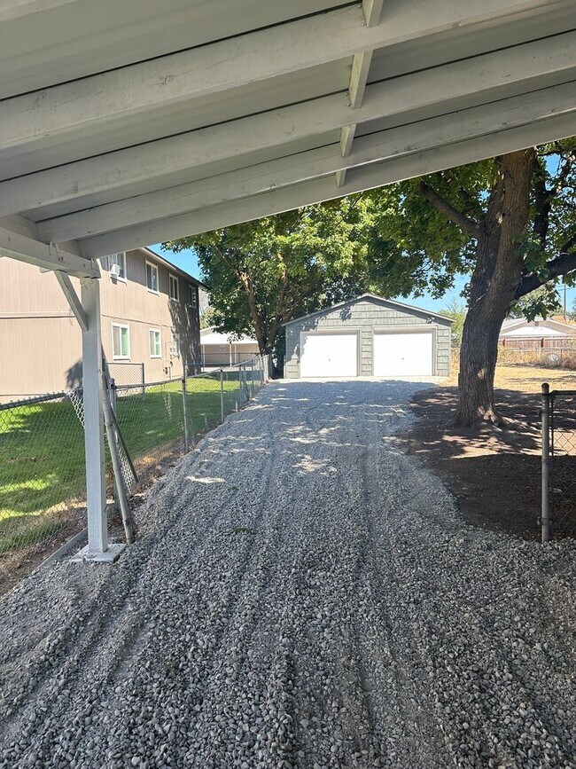 Photo - 3 Bed 1 Bath Spokane Home w/ 2 Car Garage ...