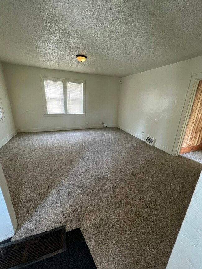Photo - 414 Woodlawn St SE
