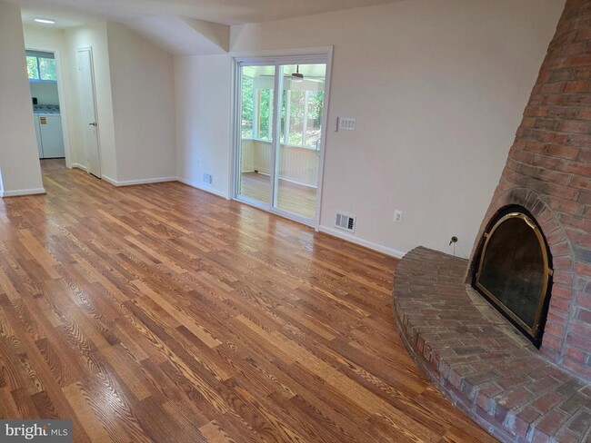 Photo - 9929 Barnsbury Ct