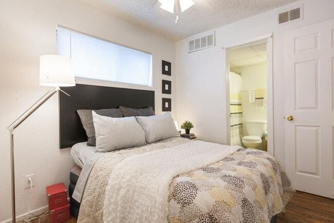 Casa 39 Apartments bedroom with bathroom and decor