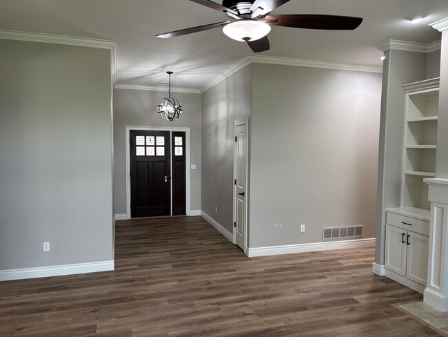 Photo - Single Family Home - Available For Rent in Old Hawthorne!